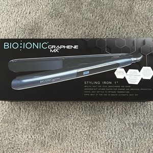 Brand New, Never Used Bioionic Graphene MC straightening iron